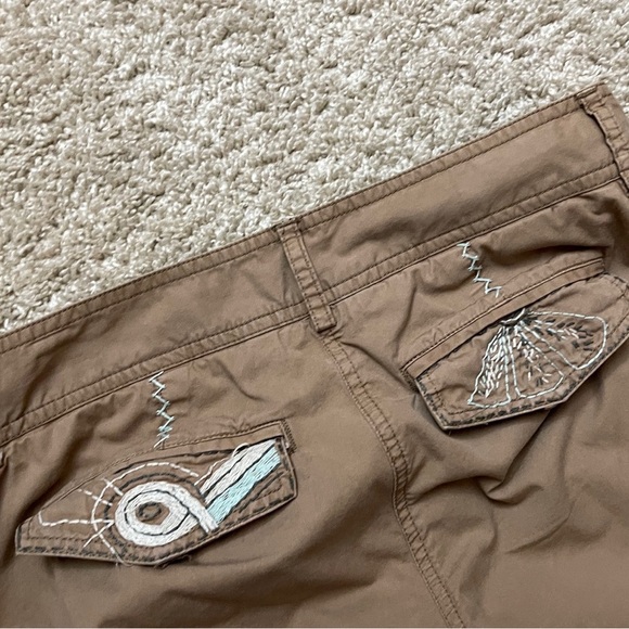 Y2K BCBGMaxAzria Embroidered Tan Cargo Pants Casual Skater School - Picture 8 of 9